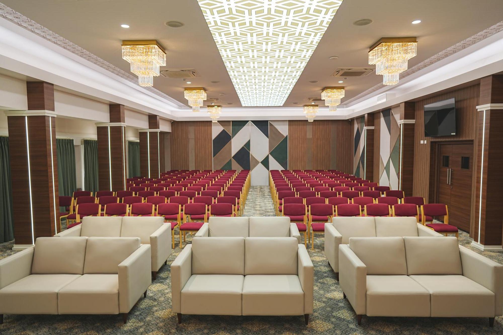 Highland Hotel Bangalore Bagian luar foto